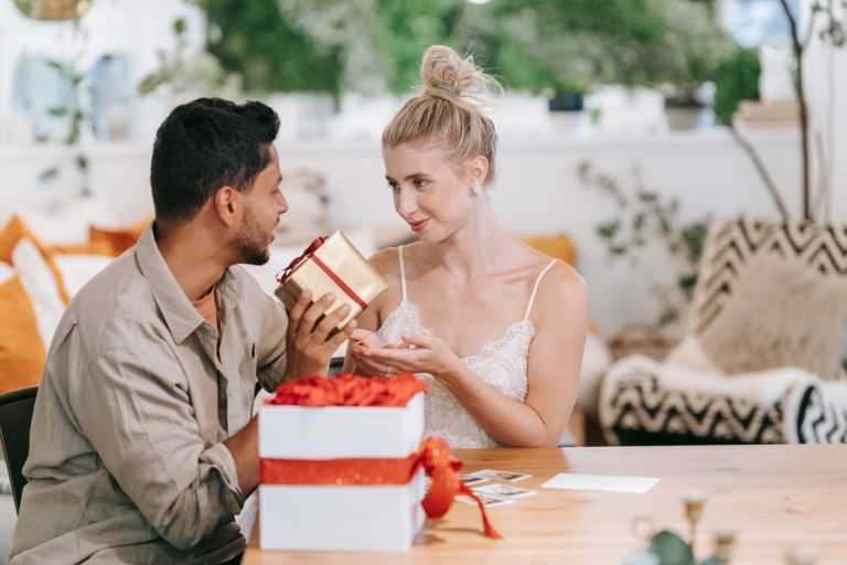 How to Buy Gifts for Your Significant Other